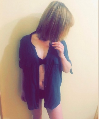 💋 Я обладаю креативностью и нежностью, так что гарантирую тебе незабываемые мгновения нашего совместного времяпрепровождения. 🌟 Позитив, ум и опыт - вот то, что я готова тебе предложить. У меня есть широкий спектр услуг и возможностей, которые помогут тебе расслабиться и насладиться каждой минутой со мной. 🌹 Мои отзывы и фото говорят сами за себя - ты убедишься в моей красоте и незабываемости. 😍 Если ты в Москве, дай мне знать, и я окажу тебе особенное внимание, о котором ты мечтаешь. 💖 Встреча со мной станет для тебя настоящим праздником жизни. Итак, готов начать наше приключение вместе? 💫 Елена